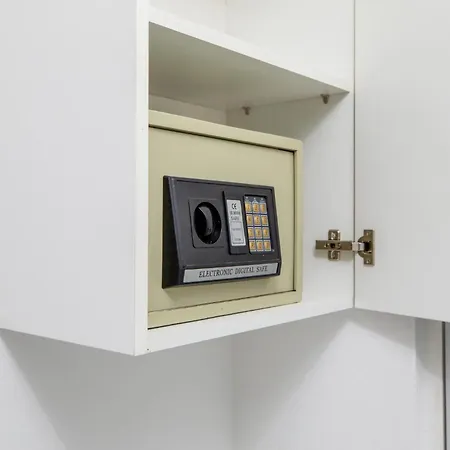 Pet Friendly In With Kitchen