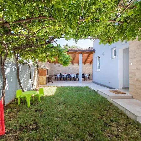 Pet Friendly In With Kitchen Apartment *