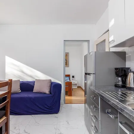 Pet Friendly In With Kitchen Daire Medulin