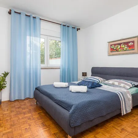 Pet Friendly In With Kitchen Medulin